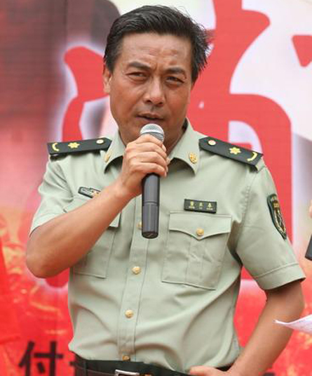 董亚春