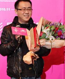 辛巨擘