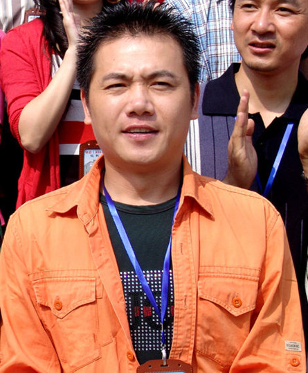 张艺飞
