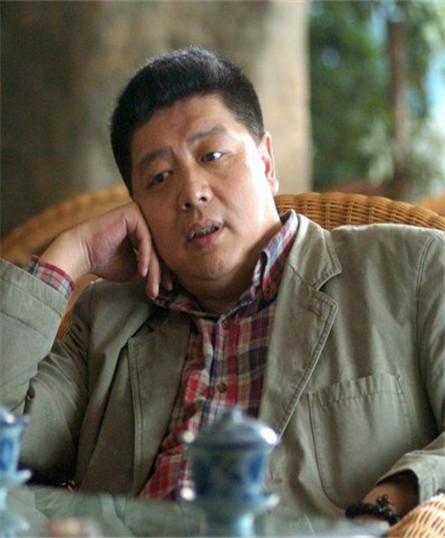 步向东